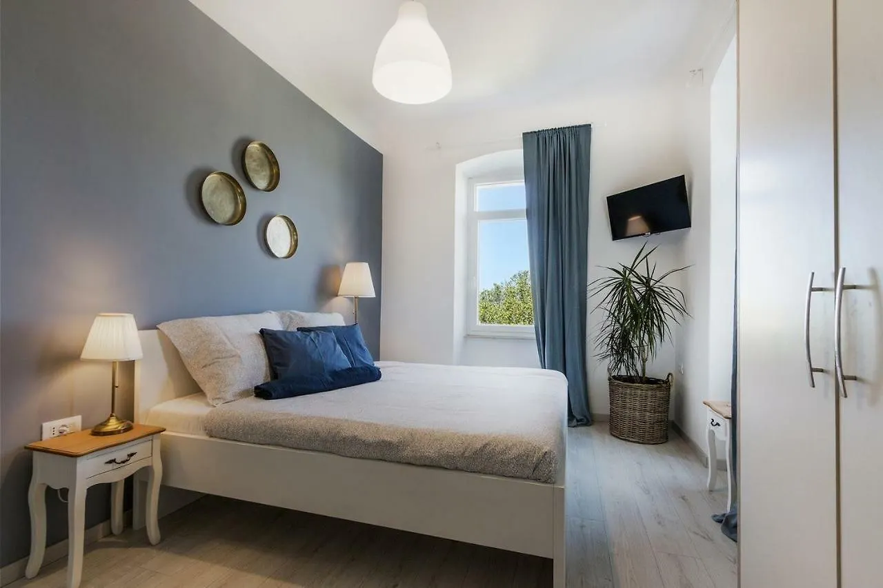 *** Lounge Terrace Apartment With The Harbour View / City Centre *** Пула